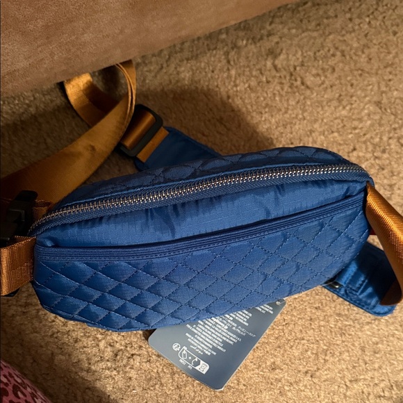 Disney Parks Marvel Captain America The First Avenger Belt Bag/Fanny Pack NWT - Picture 2 of 7